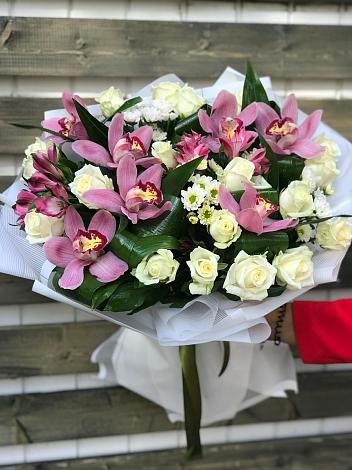 Букет цветов из: Розы и Хризантемы в Кашхатау