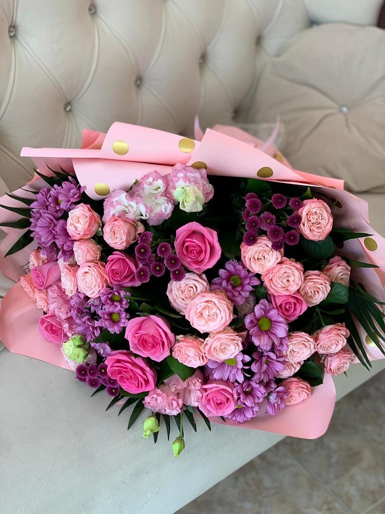 Букет цветов из: Хризантемы, Розы и Лизиантусы в Кашхатау