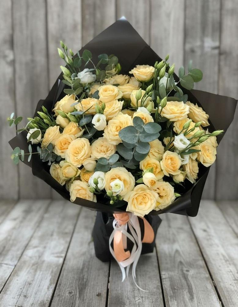 Букет цветов из: Розы и Лизиантусы в Кашхатау