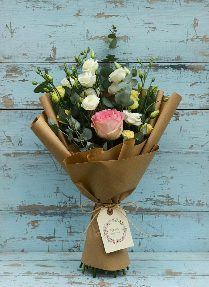 Букет цветов из: Розы и Лизиантусы в Кашхатау