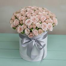 Цветочная композиция из Розы в шляпной коробке в Кашхатау