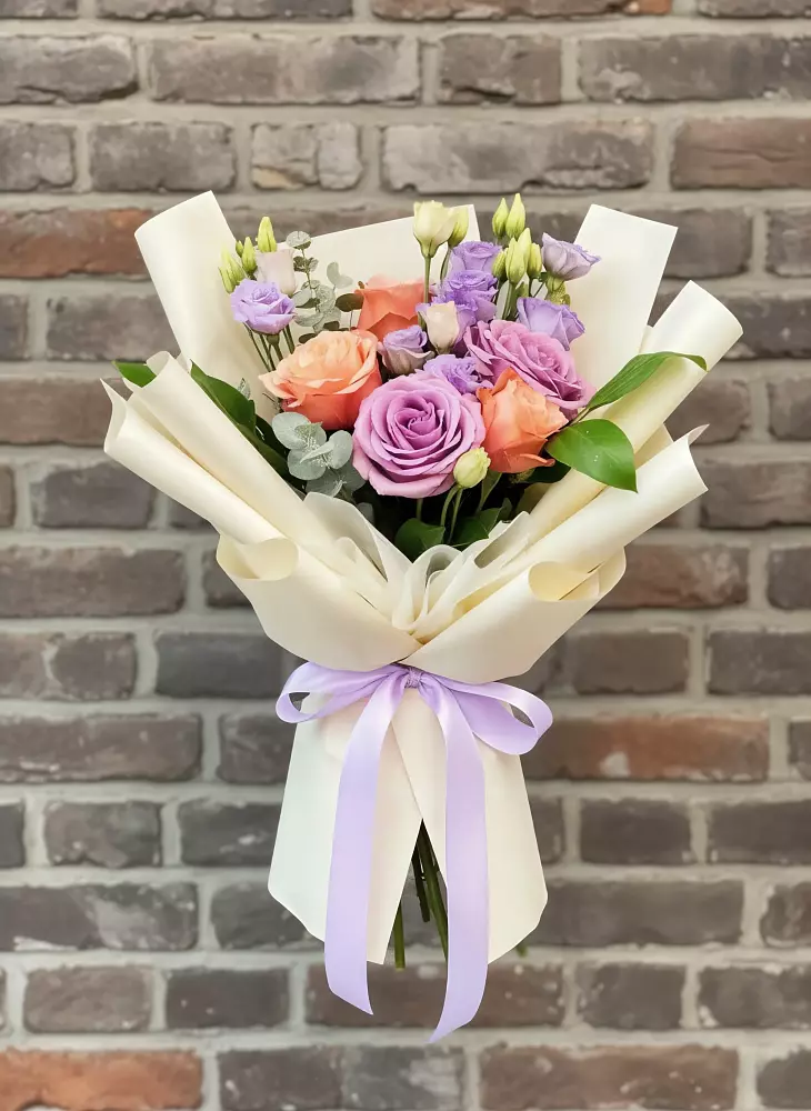 Букет цветов из: Лизиантусы и Розы в Кашхатау