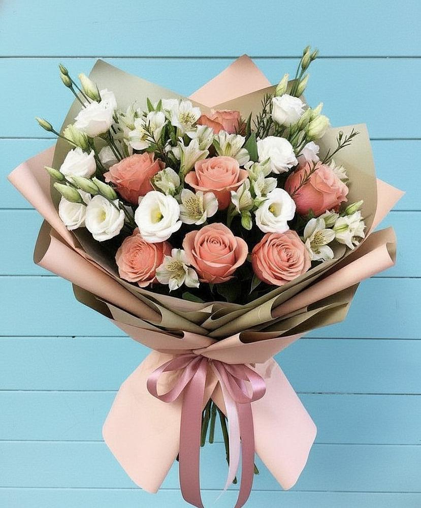 Букет цветов из: Розы, Альстромерии и Лизиантусы в Кашхатау