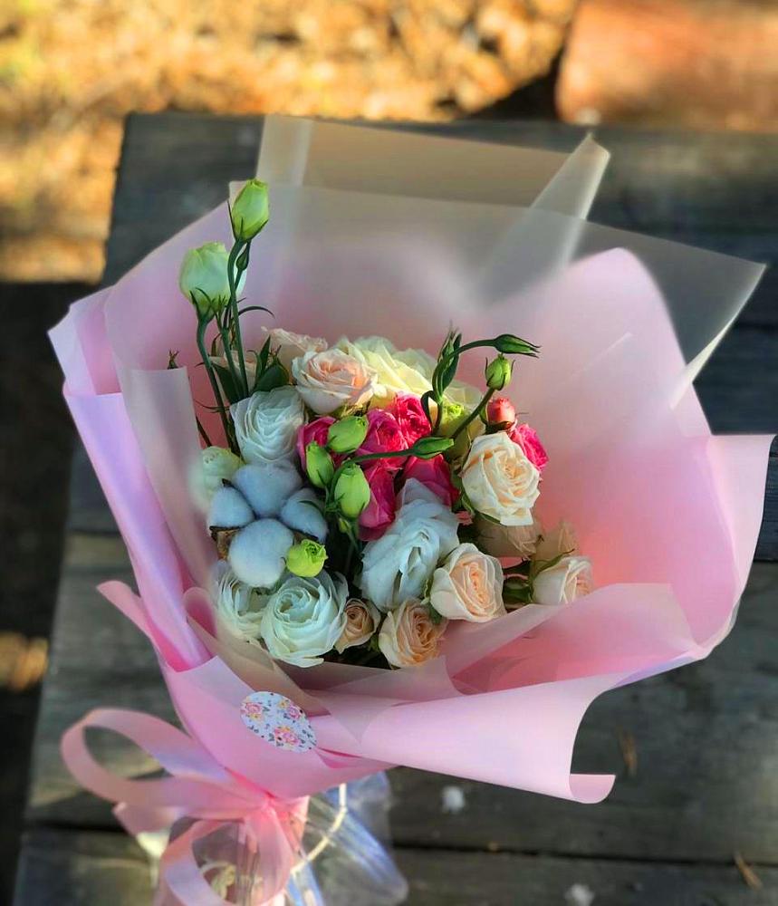 Букет цветов из: Розы и Лизиантусы в Кашхатау