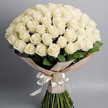 Букет 101 беля роза Белоснежка в Кашхатау