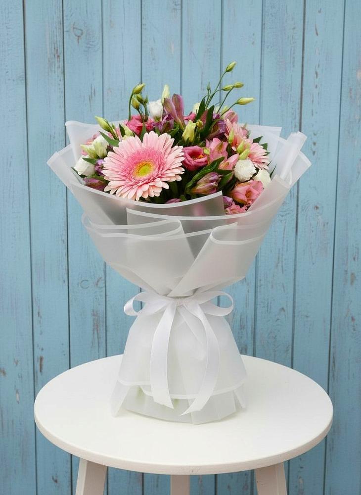 Букет цветов из: Герберы, Альстромерии и Лизиантусы в Кашхатау