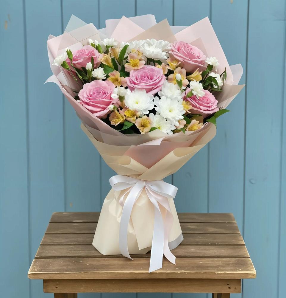 Букет цветов из: Гвоздики, Орхидеи и Розы в Кашхатау