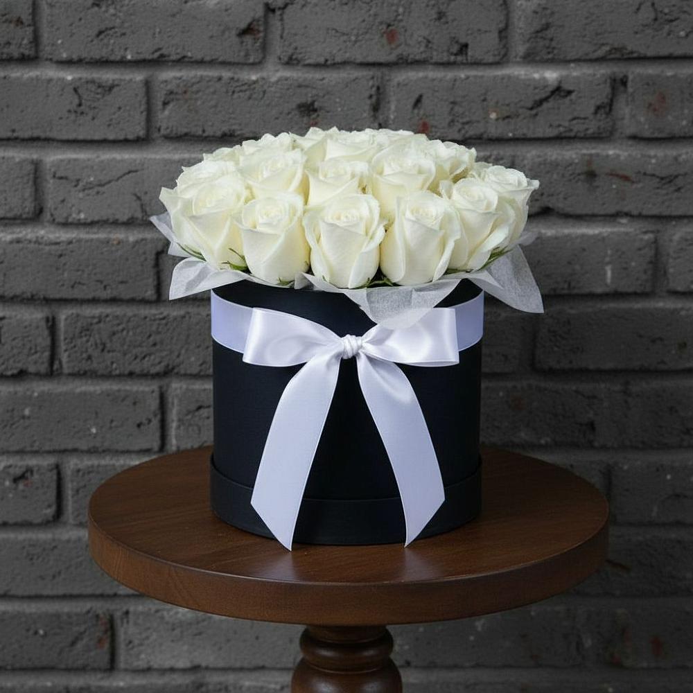 Цветочная композиция из Розы в шляпной коробке в Кашхатау