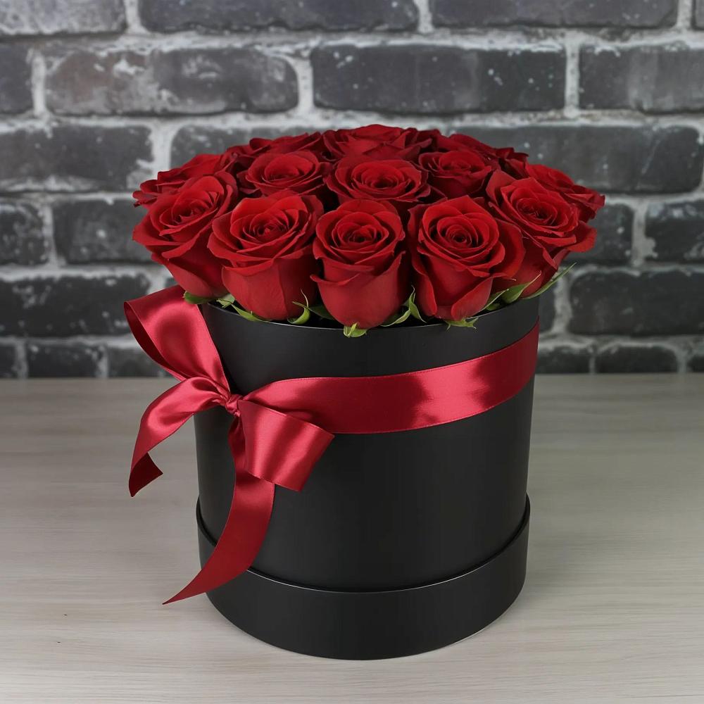 Цветочная композиция из Розы в шляпной коробке в Кашхатау