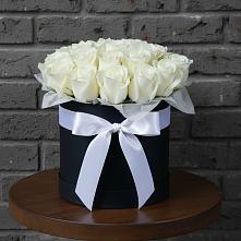 Цветочная композиция из Розы в шляпной коробке в Кашхатау